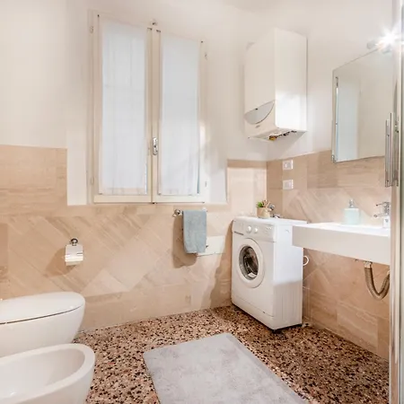 Ghirlandina - La Casa Dell'esteta * Modena